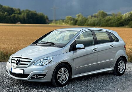 Mercedes-Benz B 170 B-Klasse AUTOMATIK 50tkm P-ASSIST SHZ TÜV NEU