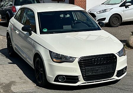 Audi A1 1.6 TDi ambition-S line Sportpaket-Navi-Leder
