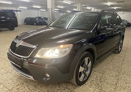 Skoda Octavia Scout 4X4 Xenon SHZ Tempomat 1. Hand