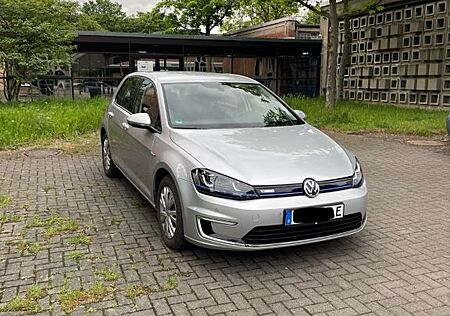 VW Golf Volkswagen e- 5500 Km fast Neuwagenzustand Checkhe