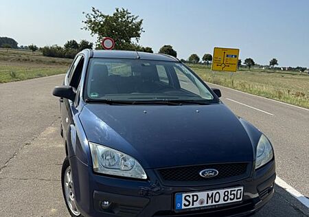 Ford Focus MK1 Tunier mit AHK und TÜV ASU NEU