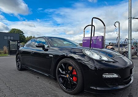 Porsche Panamera 4 -