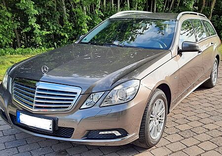 Mercedes-Benz E 250 CGI T ELEGANCE, AHK, TOP, Service neu,