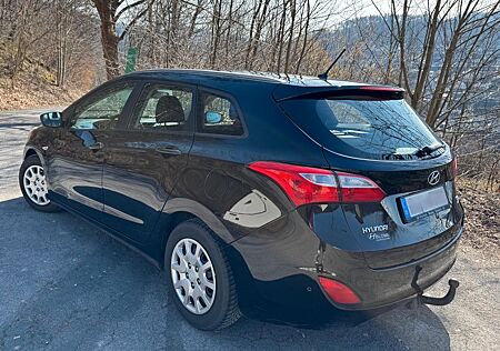 Hyundai i30 CW 1.4 Advantage - HU 06/2027, Klimaanlage