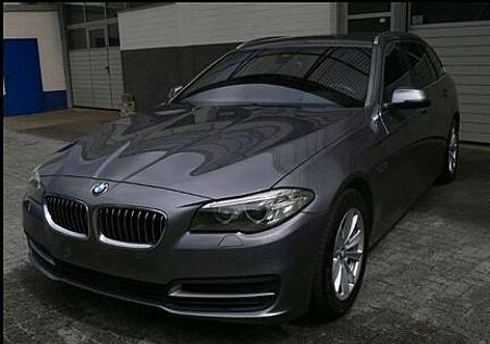 BMW 520d xDrive Touring A Luxury Line Luxury Line