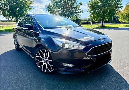 Ford Focus Lim. Titanium ST Line