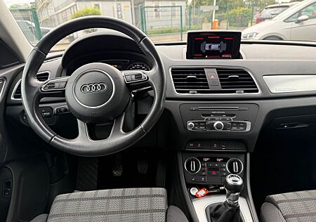 Audi Q3 sport quattro Xenon PDC AHK Keyless-Start