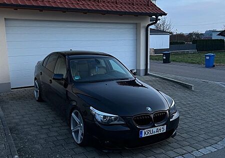 BMW 545i E60 V8