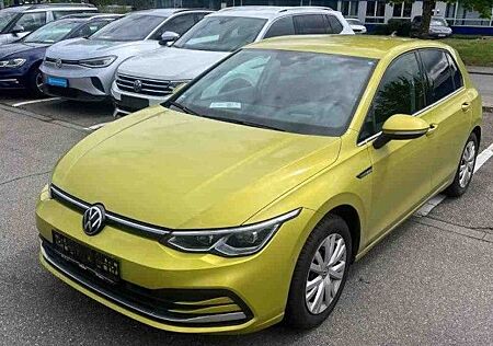 VW Golf Volkswagen VIII 1.5 eTSI DSG HuD AHK Kamera Navi Alca.