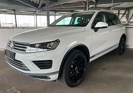 VW Touareg Volkswagen 3.0 V6 TDI Allrad,Navi,Luftfederung,262P