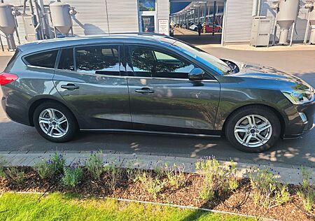 Ford Focus 1,0 EcoBoost 74kW Cool & Connect Turni...