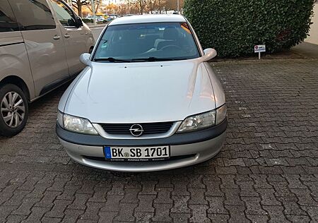 Opel Vectra 1.6 16V Klima