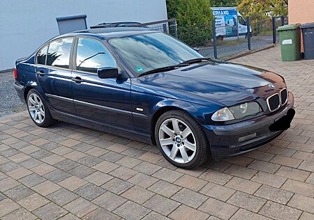 BMW 318i -
