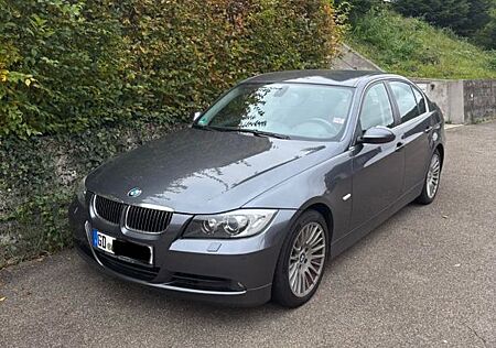 BMW 325i -