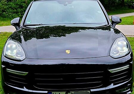 Porsche Cayenne GTS / CHRONO /441 PS/