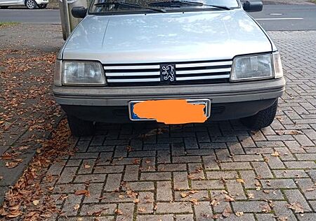 Peugeot 205 XR