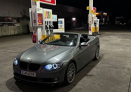 BMW 330i Cabrio -