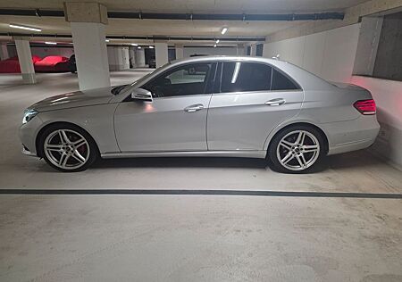 Mercedes-Benz E 220 BlueTEC 4MATIC AVANTGARDE Autom. AVANT...
