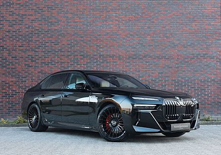 BMW M760e xDrive | Theatre Screen - Sky - AHK