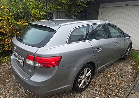 Toyota Avensis Combi 2,0-l-D-4D Comfort Comfort