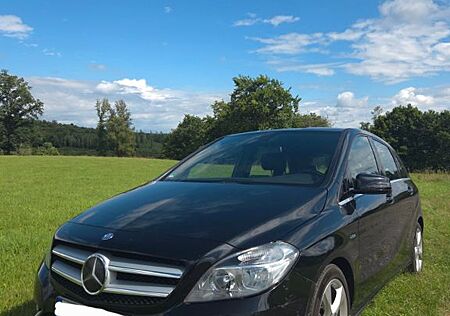 Mercedes-Benz B 180 -