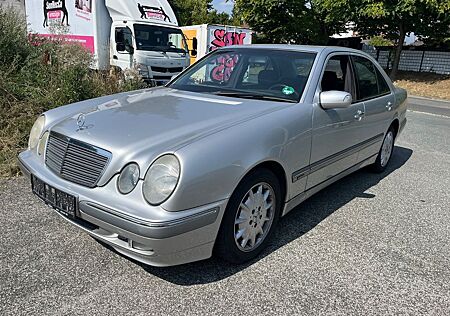 Mercedes-Benz E 200 KOMPRESSOR ELEGANCE Tüv Video guter Zustan