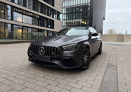 Mercedes-Benz E 63 AMG Mercedes-AMG E 63S 4M Burmester 3D PerfSitze