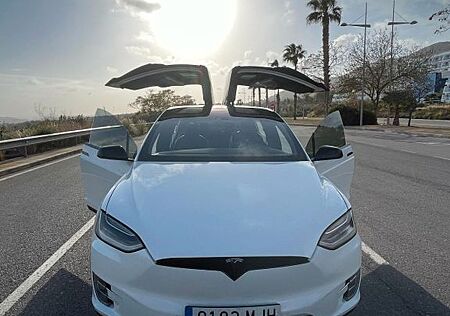 Tesla Model X 90D 4WD