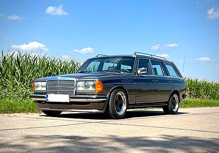 Mercedes-Benz T-Klasse W123 AMG T-Modell