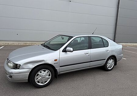 Nissan Primera Competence