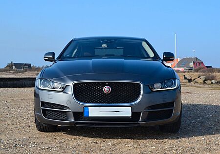 Jaguar XE 25t 240PS Portfolio Automatik Portfolio