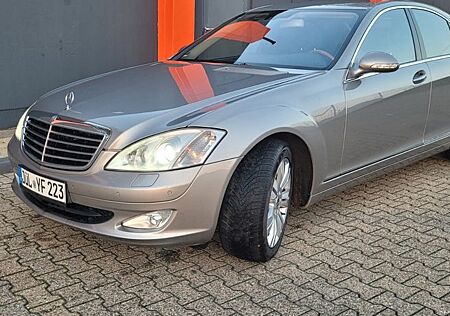 Mercedes-Benz S 320 CDI -