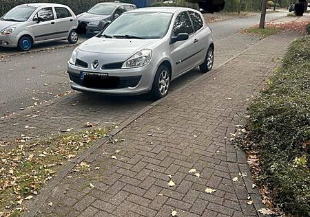 Renault Clio Authentique 1.2 16V 55kW Authentique