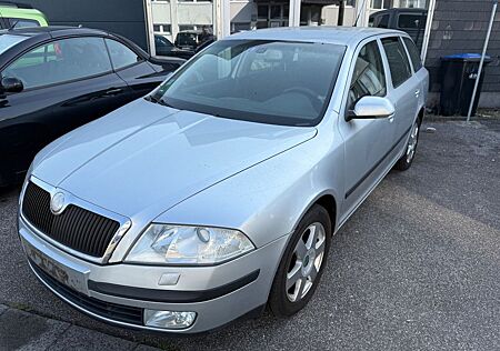 Skoda Octavia Combi Elegance "TÜV 10/26"