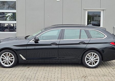 BMW 530xD Tour A - HUD Steptron Luxusline Leder