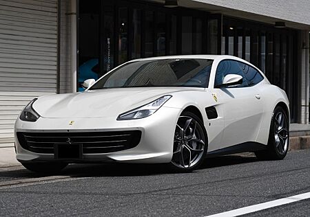 Ferrari GTC4Lusso 3.9 V8 T DCT