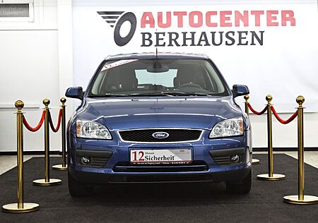 Ford Focus Lim. Ghia*AUTOMATIK*KLIMATRONIK*1.HAND*