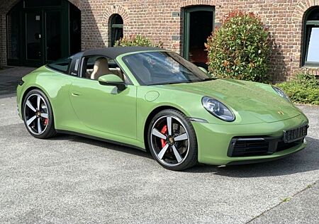 Porsche 992 Targa 4S Heritage Design Edit. Matrix.chrono