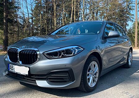 BMW 118i Advantage Advantage DKG Navi LED