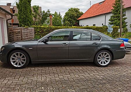 BMW 750Li A -