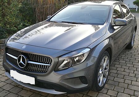 Mercedes-Benz GLA 200 d 4MATIC DCT - 19 Zoll -