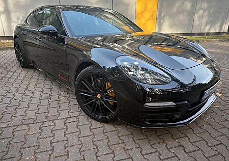Porsche Panamera 971 Neues Modell 21 Zoll Sportauspuff