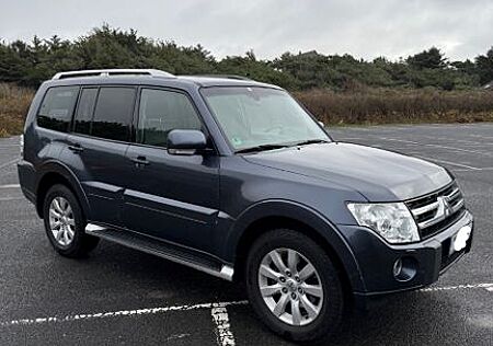 Mitsubishi Pajero 3,2 DI-D 4WD Instyle Automatik Instyle