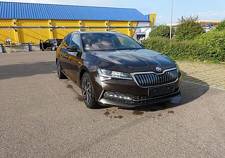 Skoda Superb Combi L&K iV Aut,Matrix Leder Navi Alu