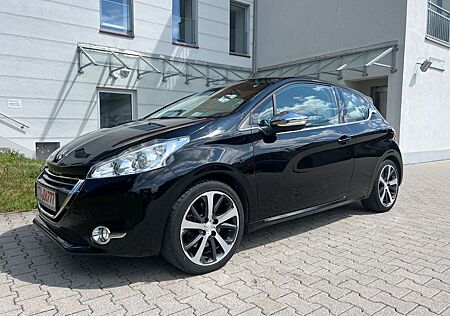 Peugeot 208 NAVI KLIMAAUT LEDER SHZ PDC TEMPOMAT TÜV1/26