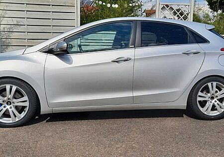 Hyundai i30 blue 1.6 GDI PASSION sehr gepflegt