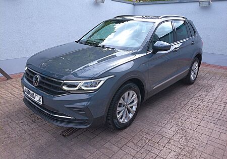 VW Tiguan Volkswagen 1,5 TSI DSG Life NAV LED ACC IQ-LED