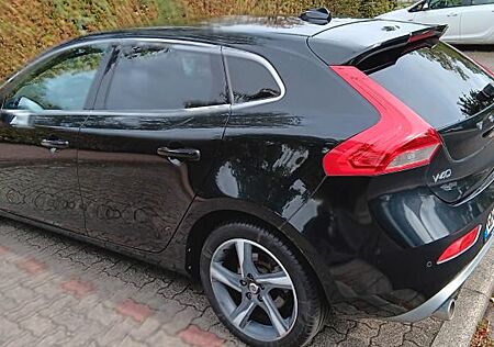 Volvo V40 D4 R-Design/ACC/BLIS/Klimaaut./Leder/Navi