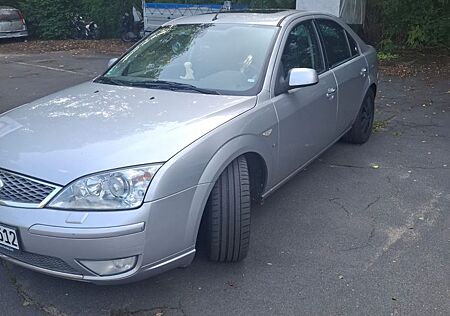 Ford Mondeo 2,5 V6 Ghia X 5-tronic Ghia X