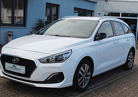 Hyundai i30 cw YES!*Service Neu*Kamera*